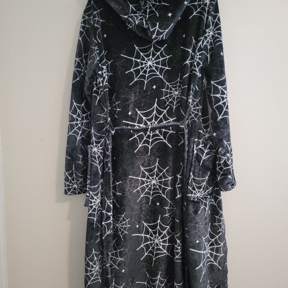 Em&Sprout Spiderweb Robe - Picture 4 of 4